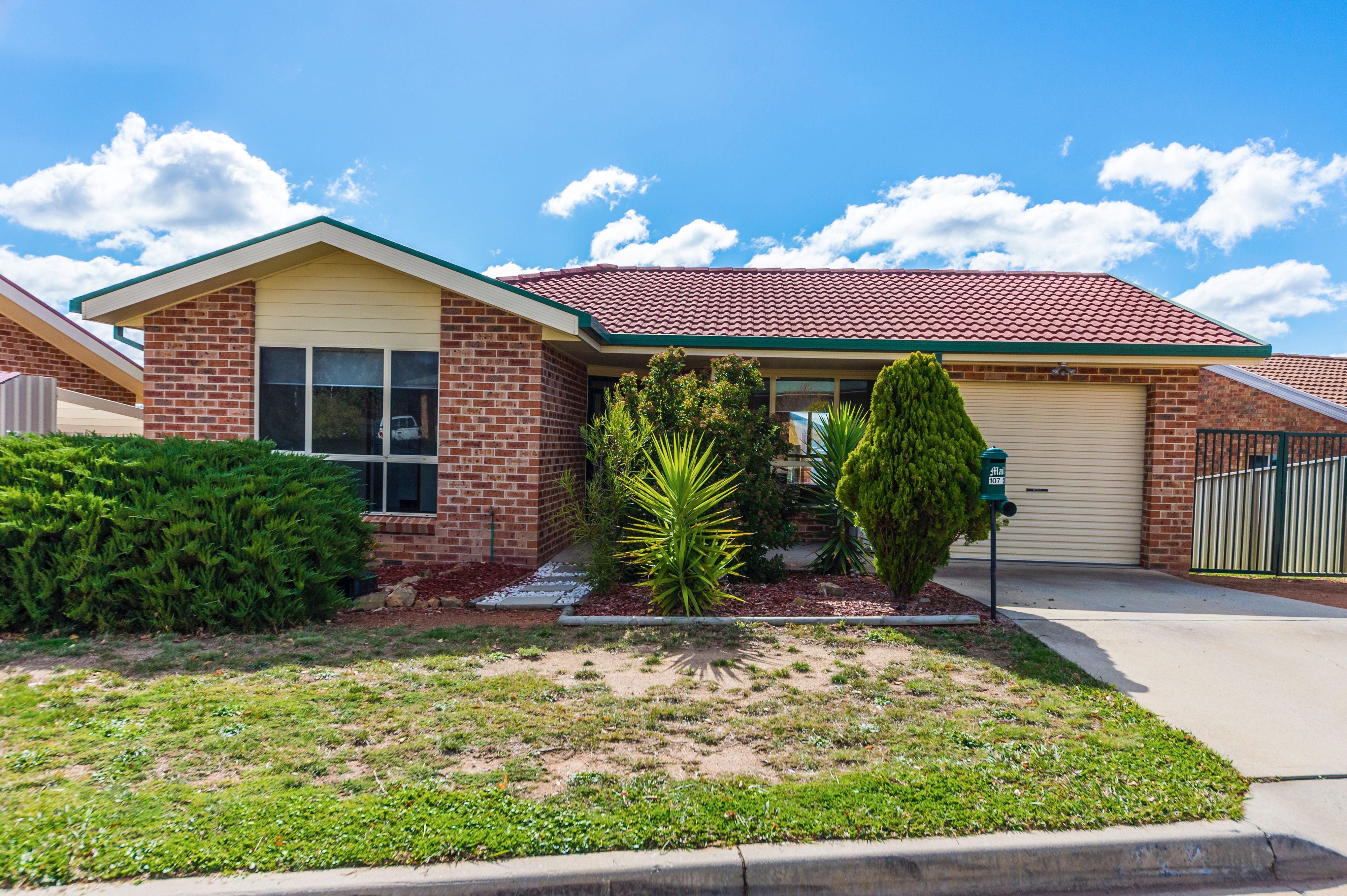 UNIT 2 107 CANDLEBARK RD, KARABAR NSW 2620, 0 ਕਮਰੇ, 0 ਬਾਥਰੂਮ, Townhouse