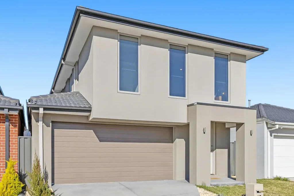 Berwick 4房 Minta Estate现代双层 四卧带衣帽间 主卧套房 地暖空调 开放厨房 双车库 便捷学区 医疗近便 私密后院 Stylish Family Living in Prestigious Minta Estate