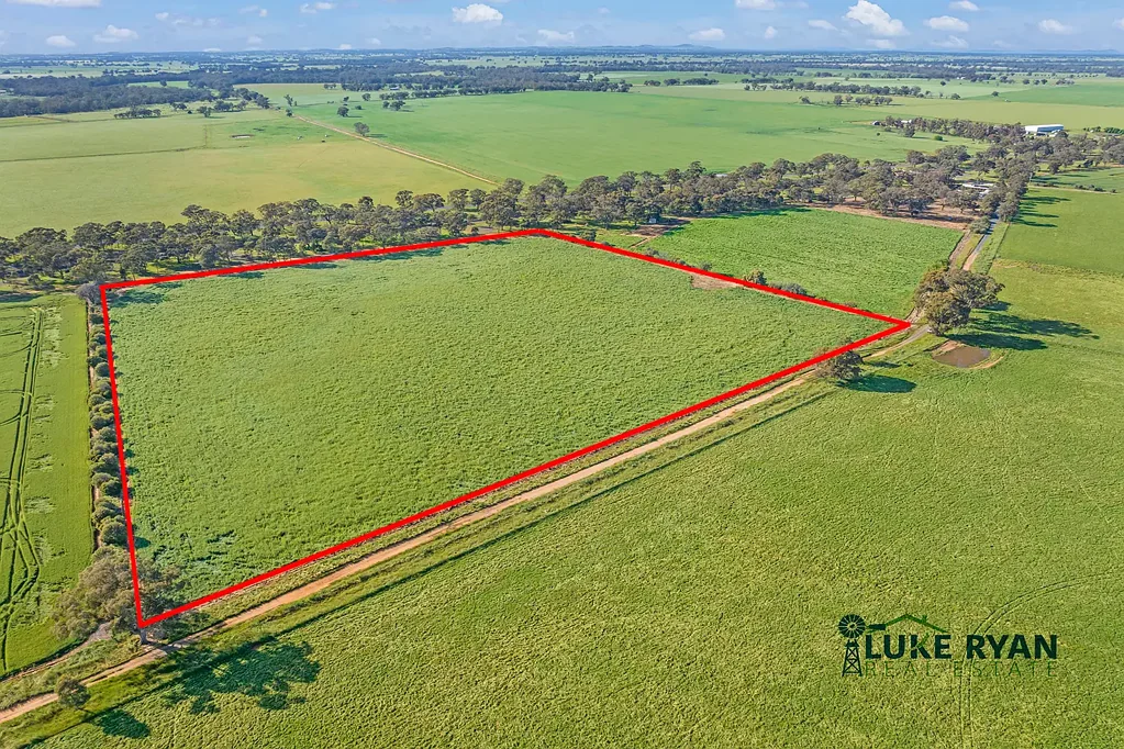 Elmore SMALL ACREAGE IN GREAT LOCATION
