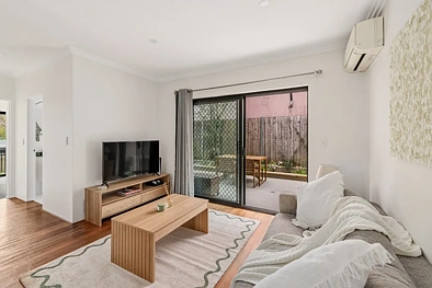 Dulwich Hill 2Phòng ngủ Courtyard home with house-like feel & lock-up garage