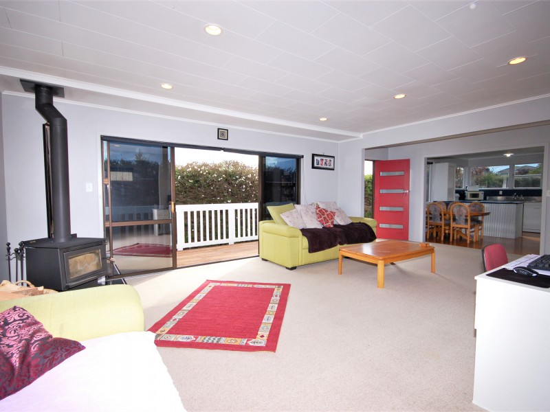 25 Ingle Avenue, Waipahihi, Taupo, 3 غرف, 2 حمامات