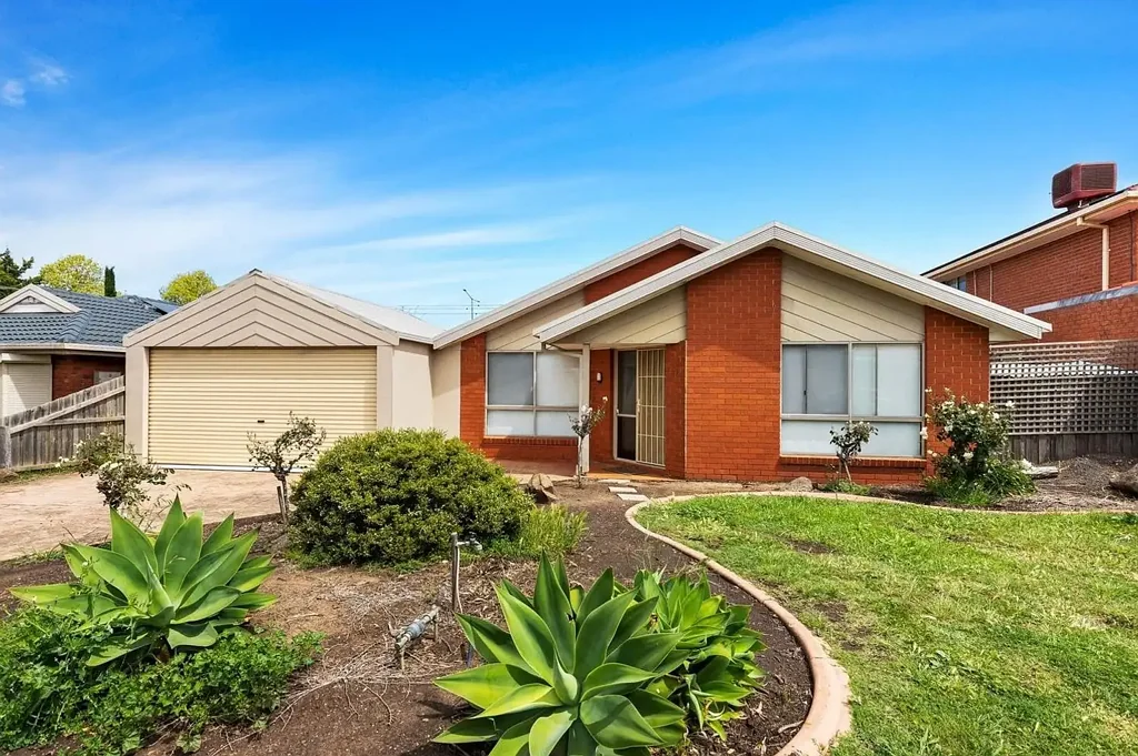 Spacious Family Living in a Prime Hillside Location