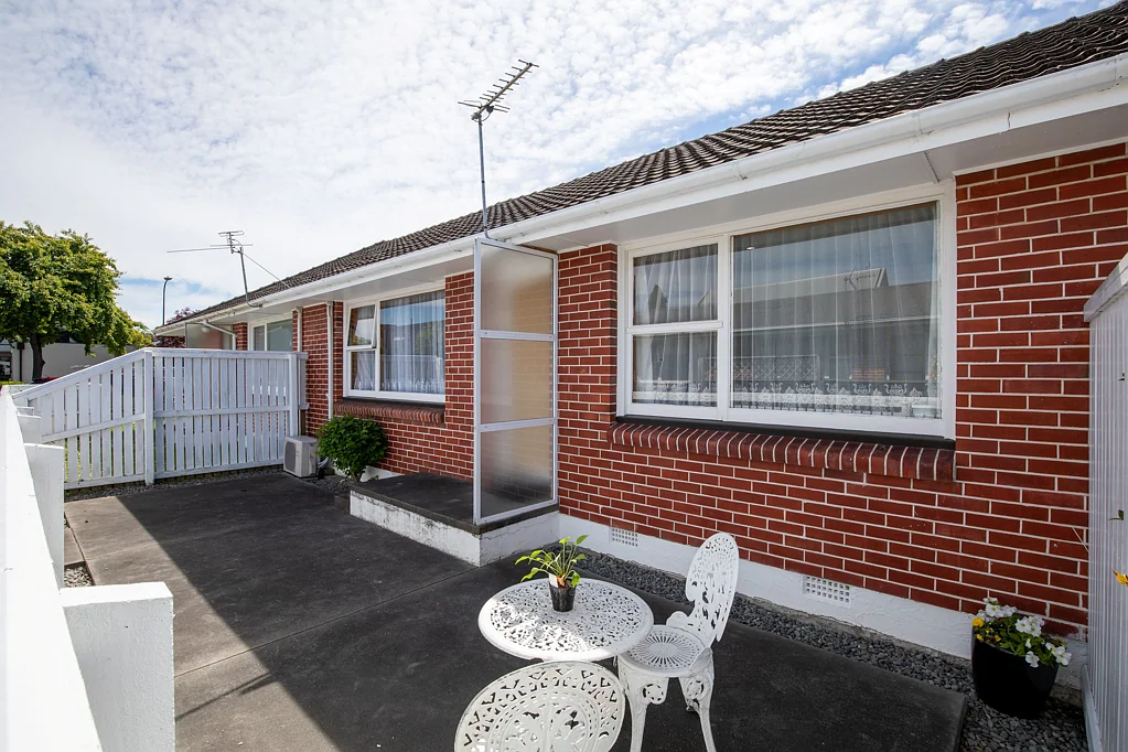 2/28 Aikmans Road, Merivale, Christchurch, Canterbury