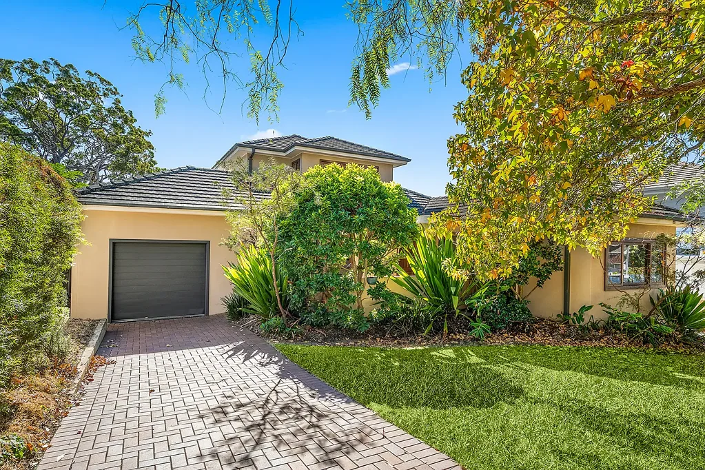 Caringbah South 5 Bedroom Coveted rear north aspect and blue-ribbon location