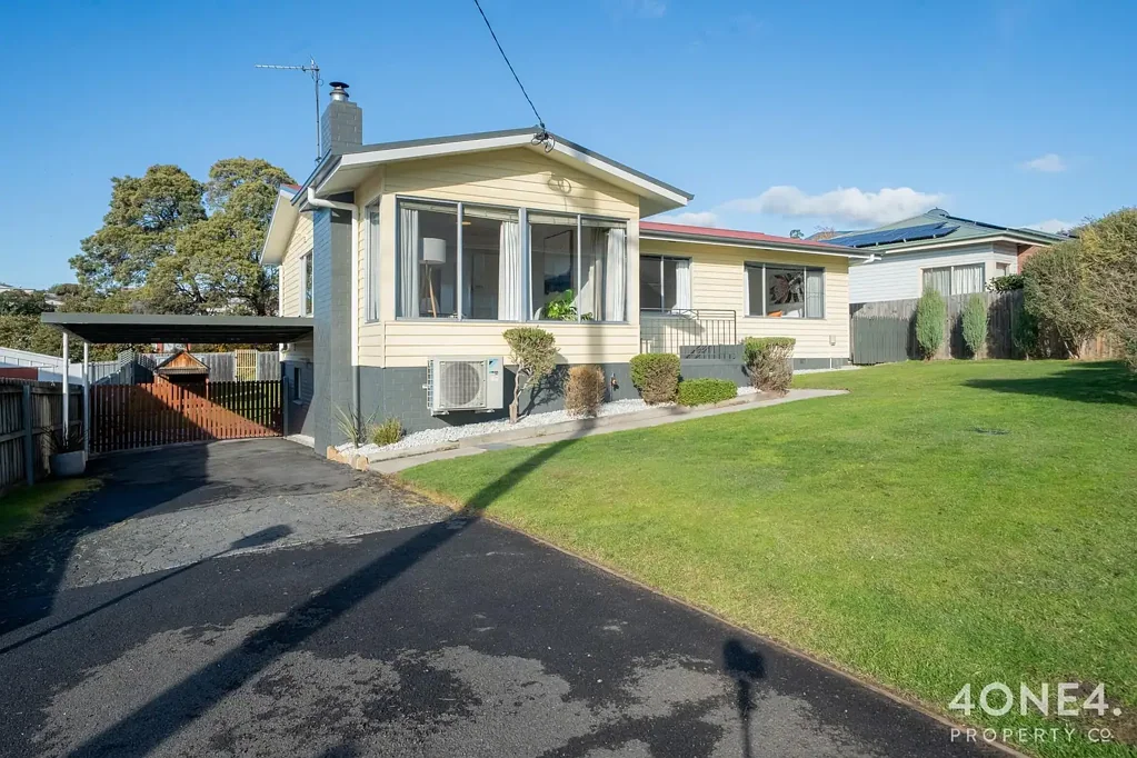 Montrose 3 Bedroom Impeccably Presented Peaceful Family Retreat