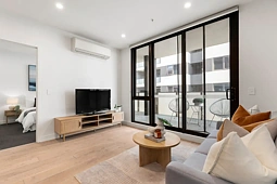 304/18 Lomandra Drive, Clayton South