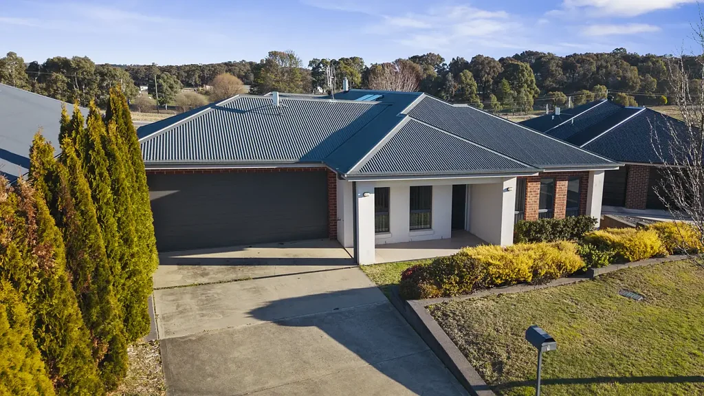 Tumbarumba 4 Slaapkamer Spacious Family Living or Smart Investment Opportunity