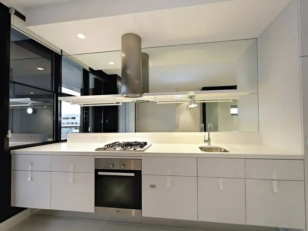 LIGHT, BRIGHT, UNBEATABLE LOCATION!