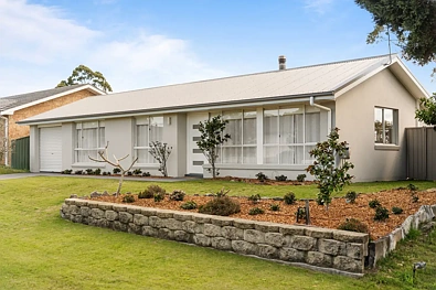 Kariong 3房  Renovated, Single-Level and Seriously Impressive