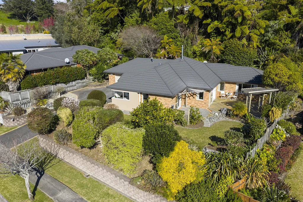 Hurdon 4房  Spacious Family Living in a Prime Hurdon Location