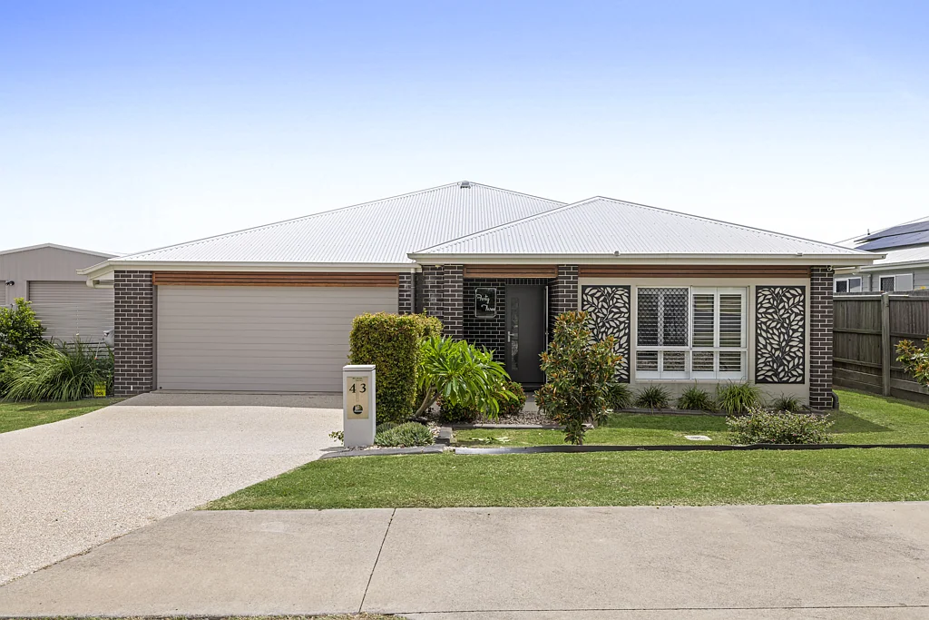 43 Gwenda Drive, Westbrook, QLD 4350
