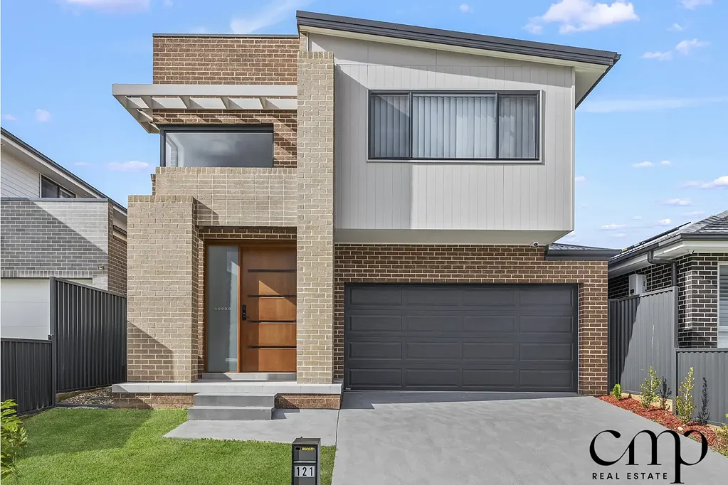 Step Into Luxury Living!