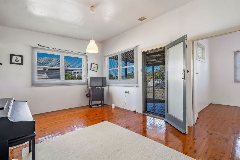 21 MERRENDALE AV, GOROKAN NSW 2263, 0部屋, 0バスルーム, House