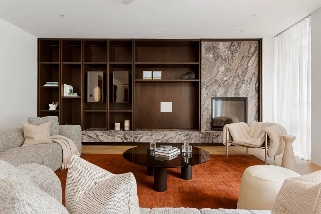 Toorak 3房 获奖设计合作 地处Lansell Road尊贵位置 私密宁静 Poliform厨房 主卧地板加热 独立卫浴 朝北露台 礼宾大堂 安全储藏室 The Lansell