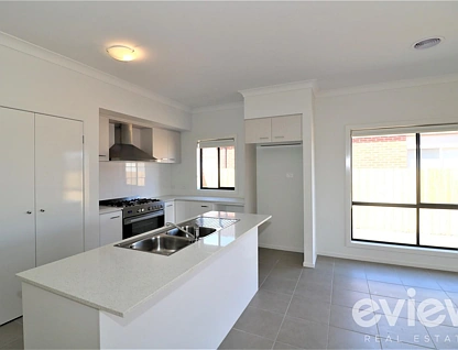 51 Snedden Street, Armstrong Creek, Geelong, 4房, 2浴, House