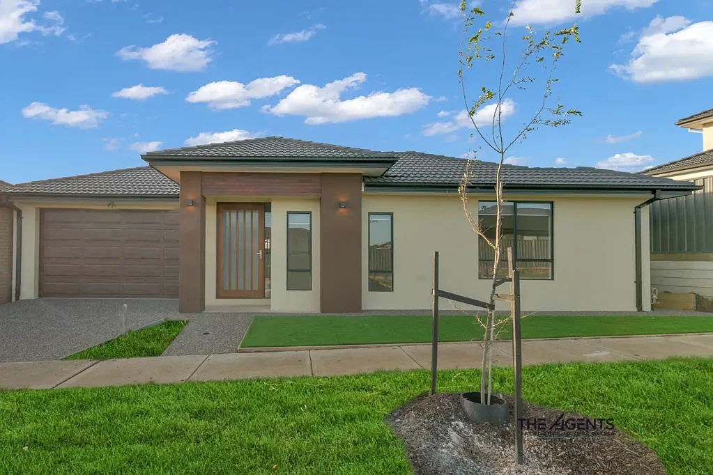 Spacious & Modern Family Home in a Prime Truganina Location