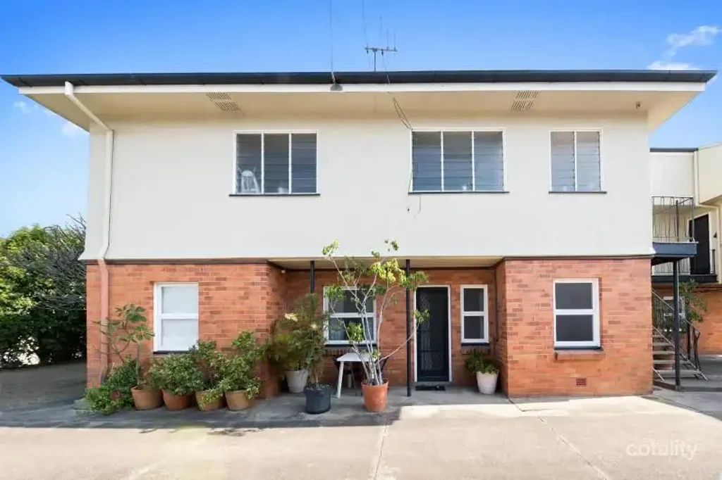 1 bedroom flat in the heart of West End