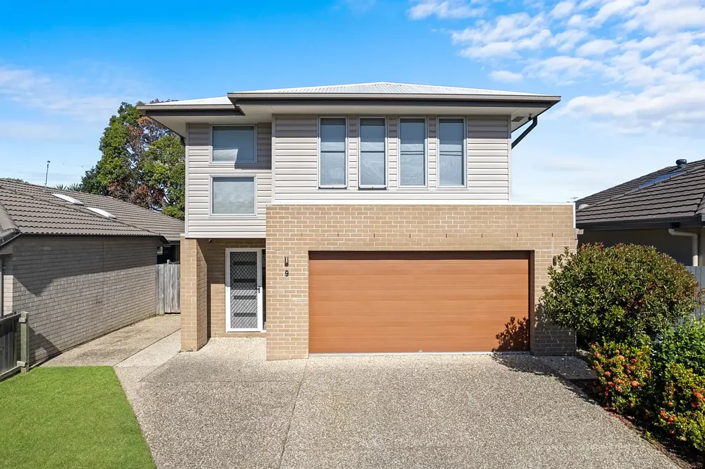 North Lakes 4 Bedroom Family Living with Superb Outdoor Entertaining