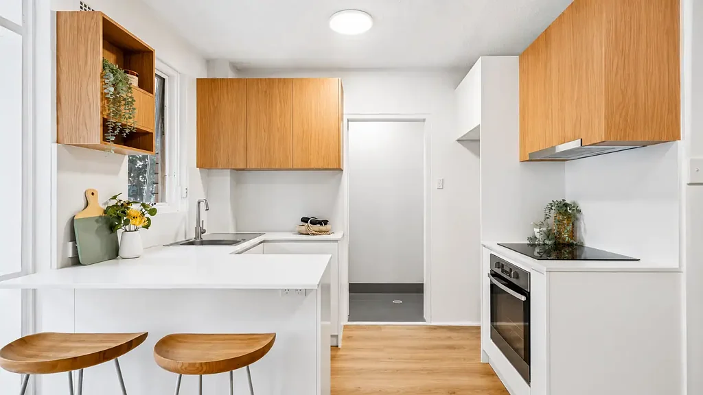 Stylish Coastal Apartment Moments from Dee Why Beach