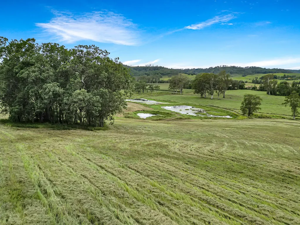 Mummulgum  Stunning Lifestyle Property with Creek Frontage & Elevated Views