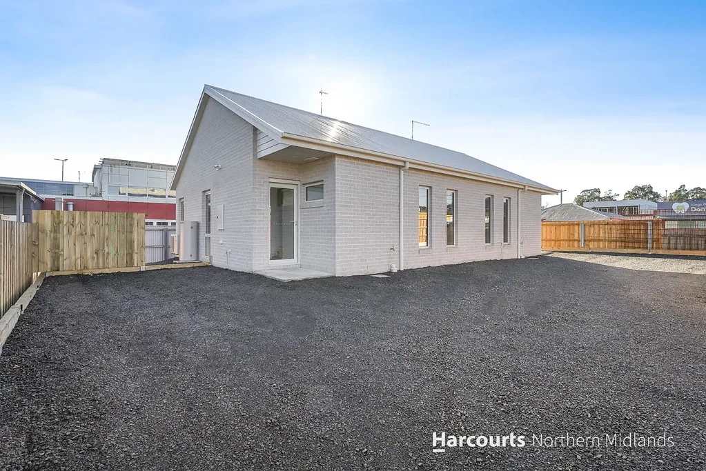 Two Brand New 1-Bedroom Units in the Heart of Kings Meadows!