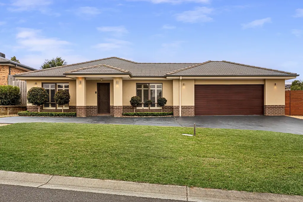 4 Saint Mellion Close, Sunbury, VIC 3429