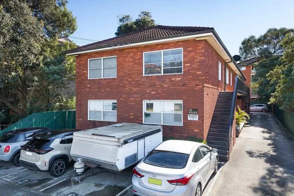 Cronulla 2 Bedroom BOUTIQUE LIVING IN A QUIET LEAFY SETTING - MOMENTS FROM THE BEACH