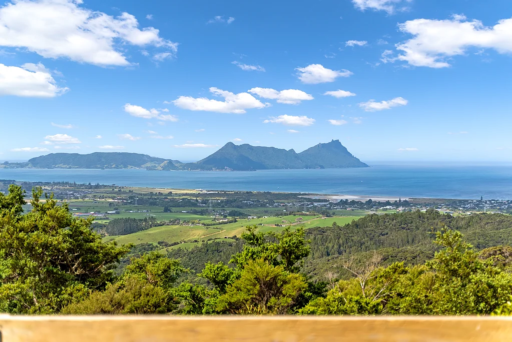 Ruakaka 3ห้องนอน Coastal Haven with Amazing Views