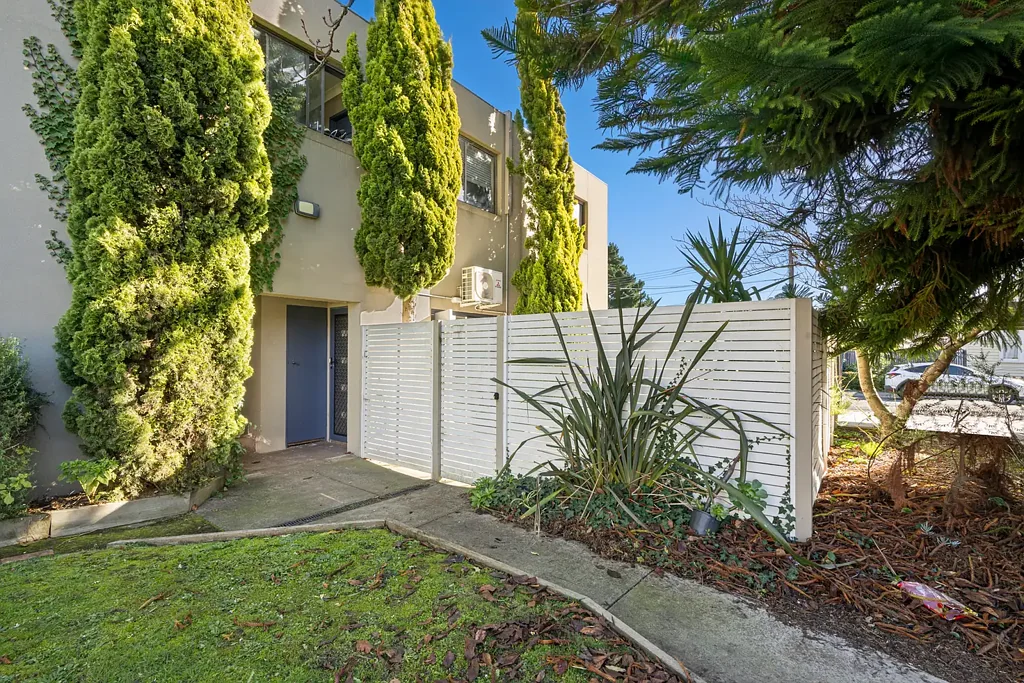 Ballarat East 2Kwarto Perfect entry level buying or sound investment