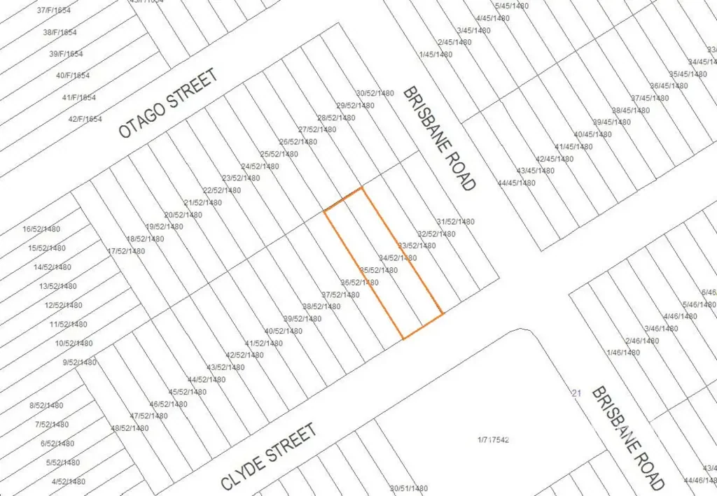 Vineyard 两块地块 1112平米 18.29米临街宽 深度60.96米 Vineyard核心位置 靠近Rouse Hill Town Centre 无洪水影响 R3中等密度住宅区 R3 Medium Density Residential Zone