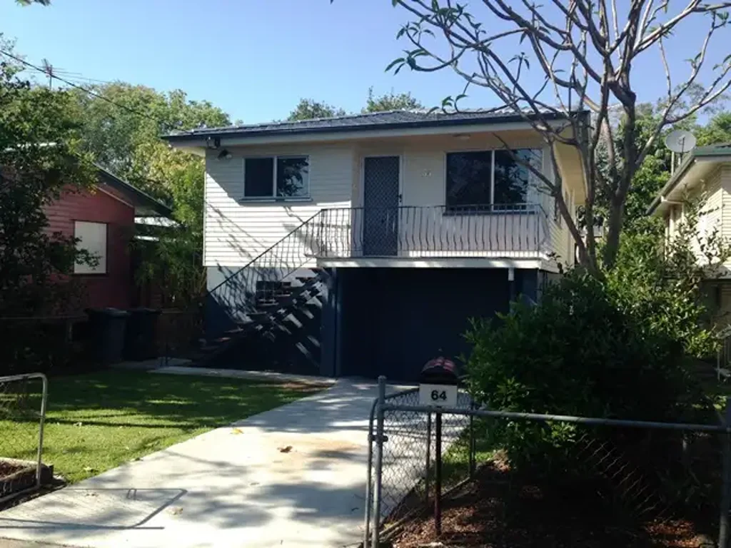 ELEVATED HOME IN PRIME LOCATION