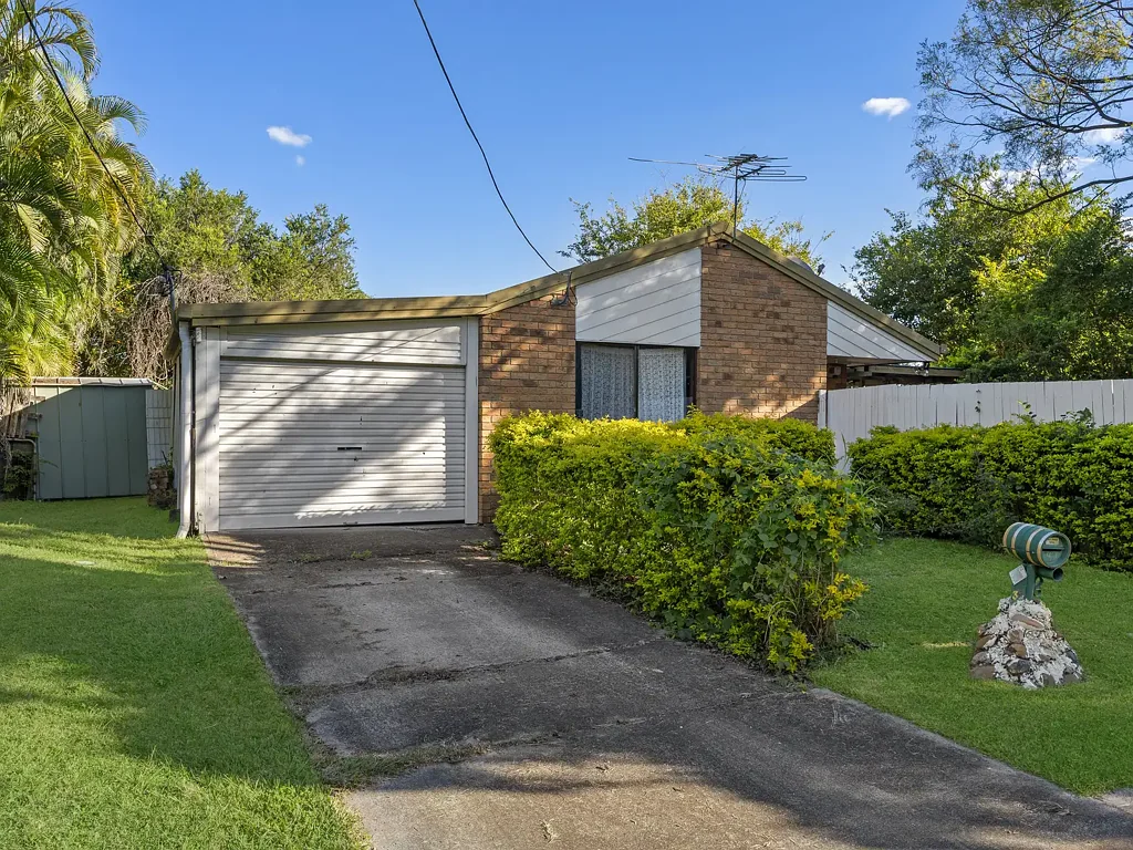 32 Barry Drive, Redbank Plains, QLD 4301
