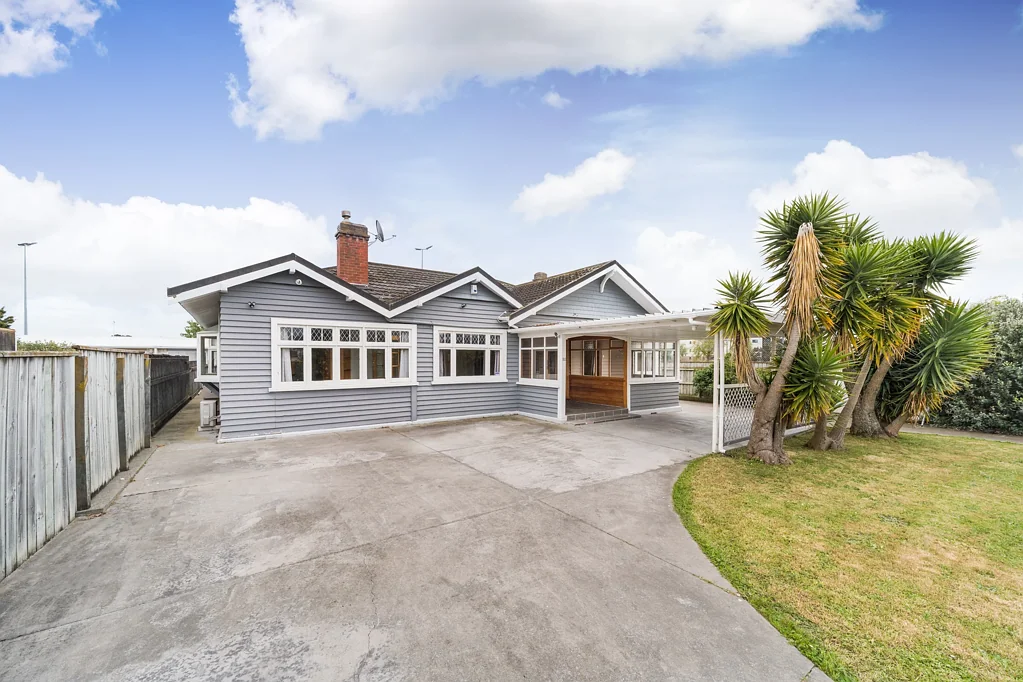 Palmerston North Central 5 Bedroom Central Bungalow with Space & Versatility