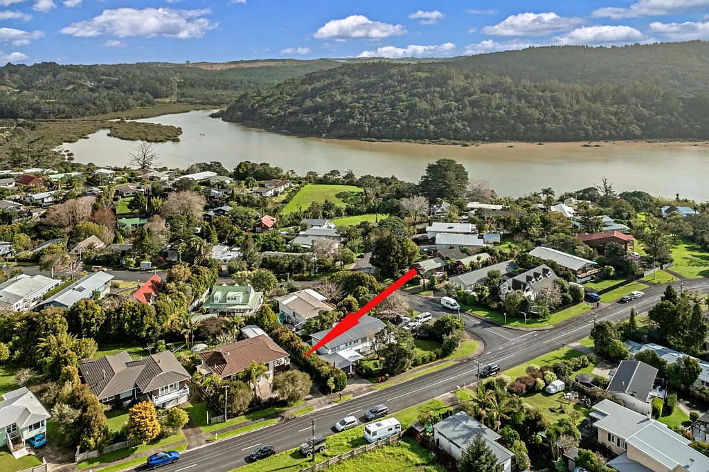 Okura 2 Bedroom Welcoming Community - Discover Okura!