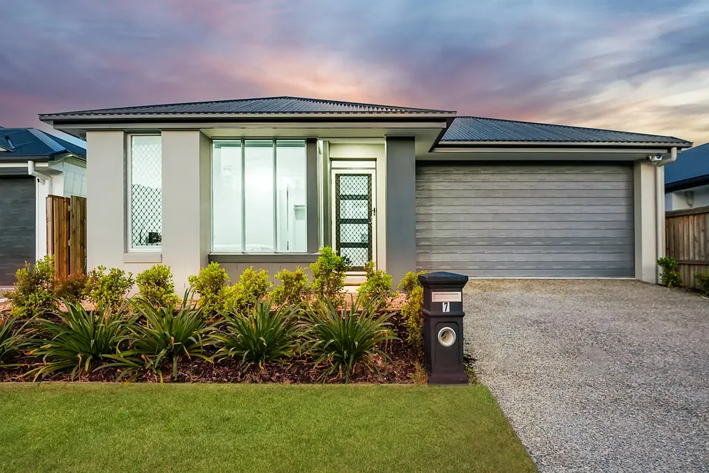 Chambers Flat 5침실 Contemporary Comfort - Move-In Ready Home