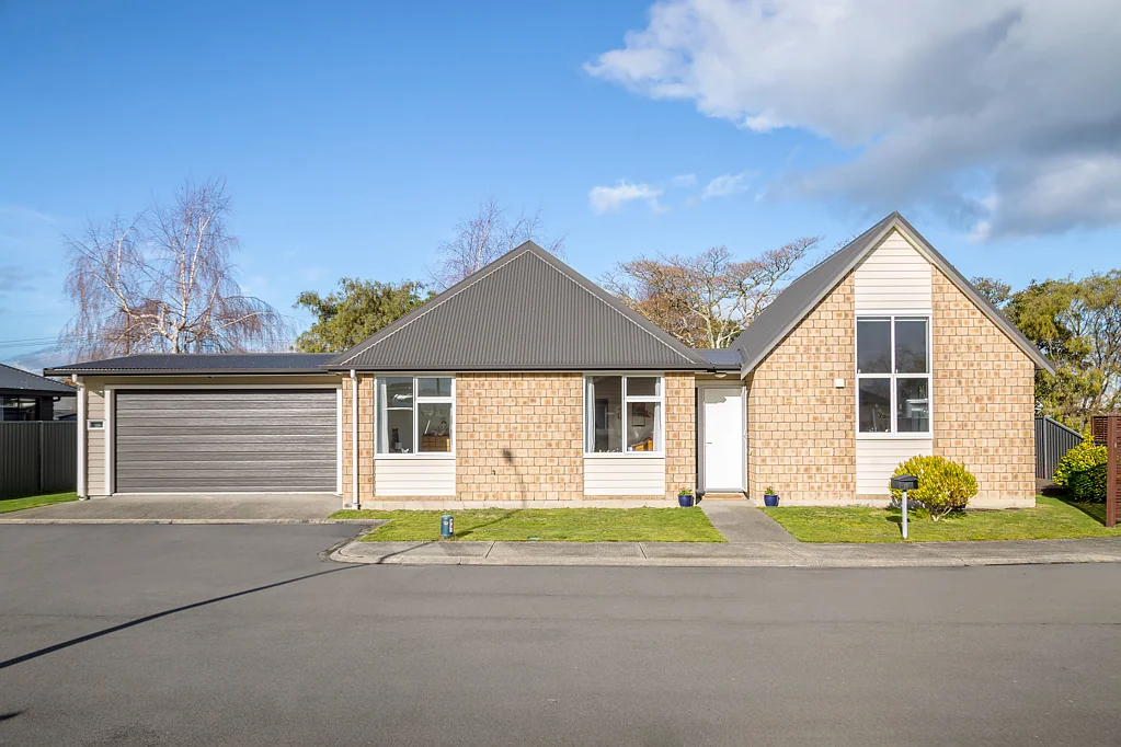 Masterton 2房  Modern townhouse in sunny location