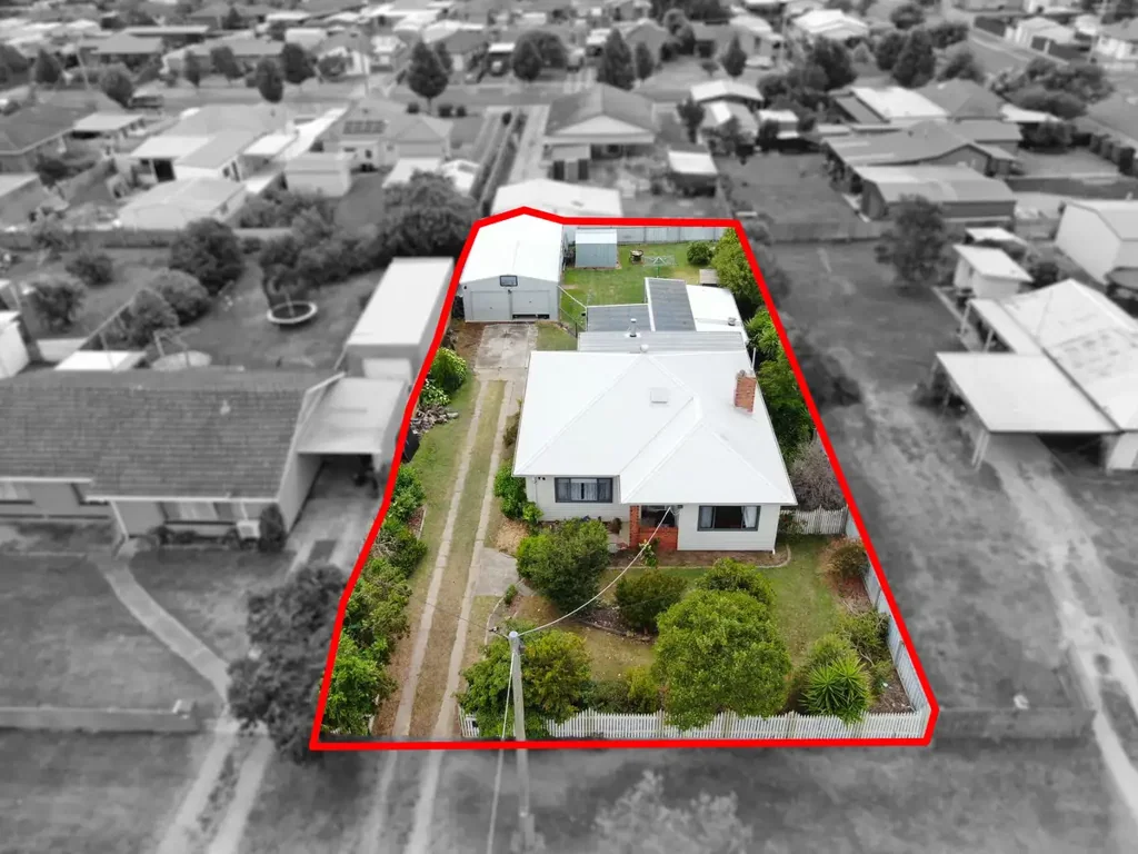 Maffra 4બેડરૂમ Bright home with Self Contained Bungalow: Perfect for Family Living!