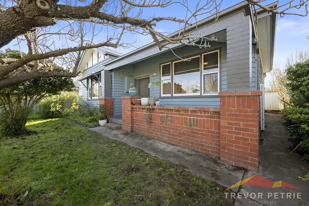 Ballarat North 2ห้องนอน Versatile Living with Timeless Bungalow Appeal
