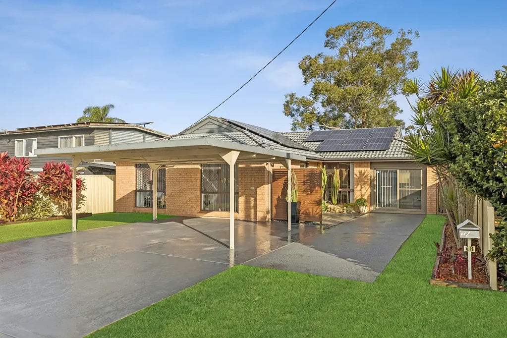 Berkeley Vale 3房  Relax, entertain and unwind in this feature packed family home