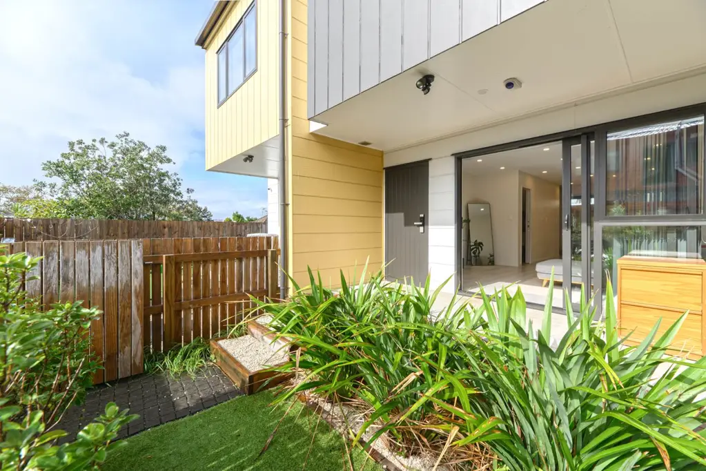 Blockhouse Bay 2chambre Modern & Easy-care Living!