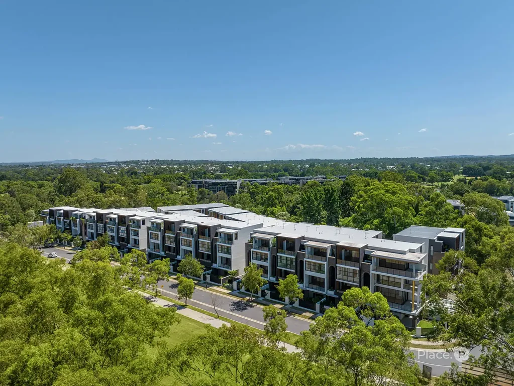 Indooroopilly 3chambre Rainforest Outlooks | Expansive Courtyard | Exceptional Value.