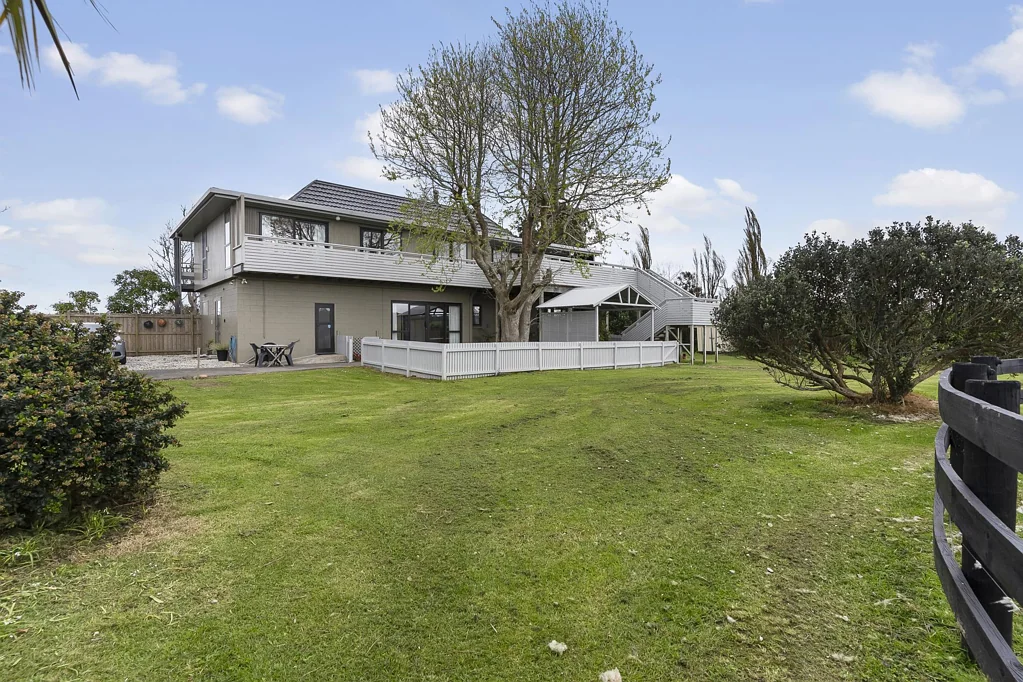 Helensville 5 Slaapkamer Waterfront Lifestyle