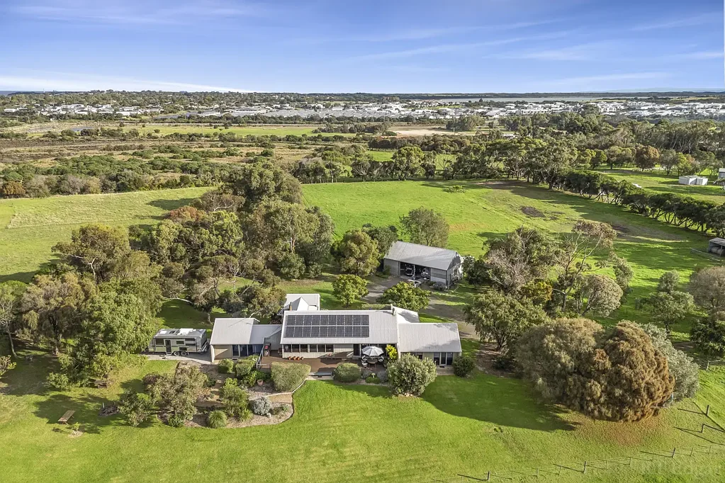 Swan Bay 3침실 20 Acres of Swan Bay Frontage
