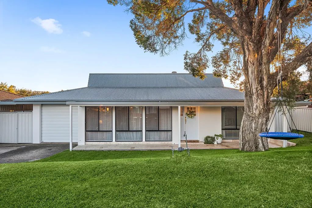 Mount Warrigal 4房  Classic Provincial Elegance Meets Resort-Style Family Living
