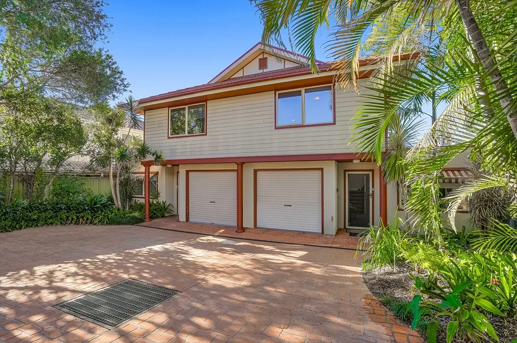 2/191 Albany Street, Point Frederick, NSW 2250