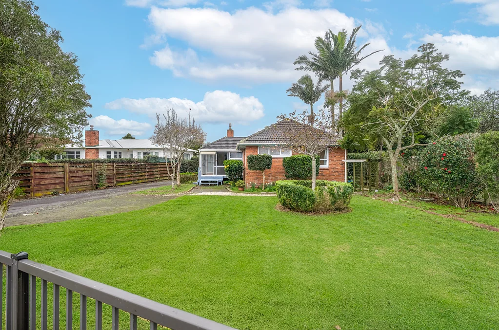 Botany Downs 3Zimmer $451,000 below 2024 CV