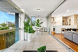 127/4 Alexandra Drive, Camperdown