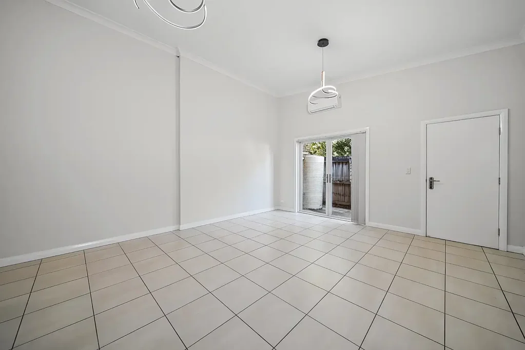 Immaculately Presented One Bedroom with Private Courtyard