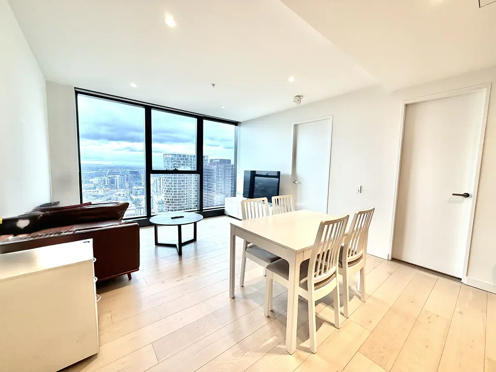 Fully Furnished Luxury 2 Bedroom Apartment at Queens Place