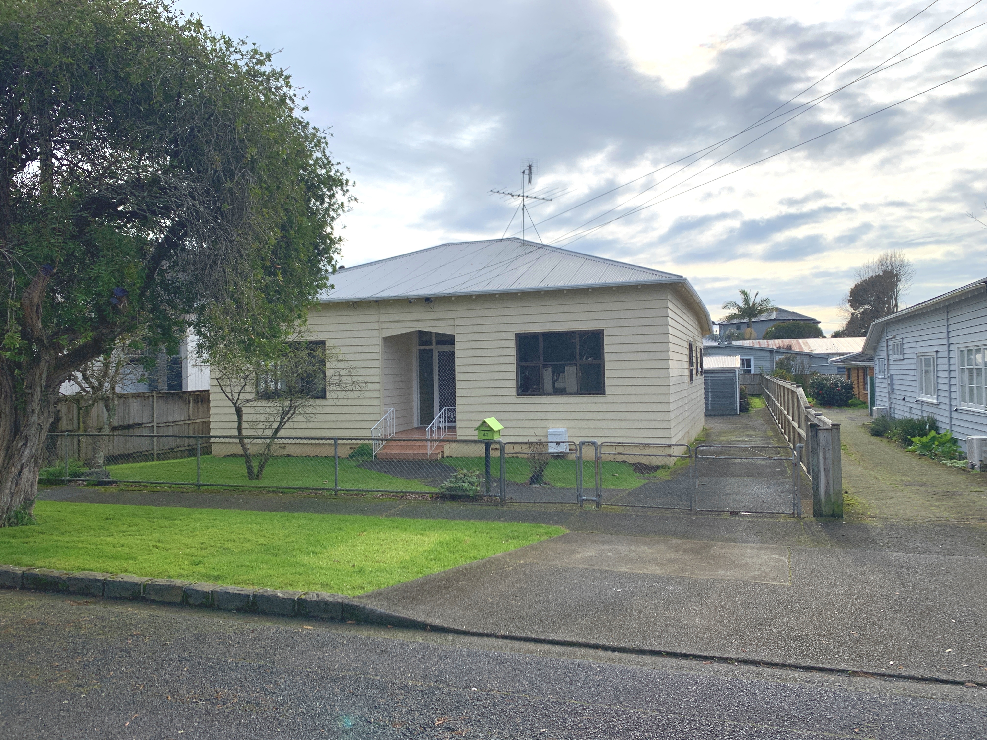 43 Tawera Road, Greenlane, Auckland, 3 rūma, 0 rūma horoi, House